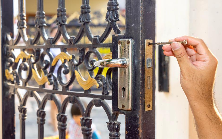 comment changer serrure porte Sartrouville